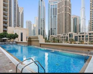 Bazén v ubytování Studio with Boulevard View nebo v jeho okolí