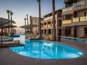 Bazén v ubytování Nalu Resort & SPA nebo v jeho okolí