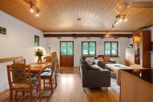 Ruang duduk di Haus Silvia