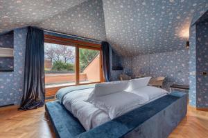 Giường trong phòng chung tại Villa Beatrice +49 ảnh