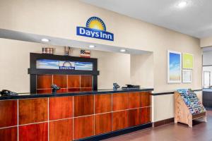 a view of a days inn hotel lobby at Days Inn by Wyndham Collinsville St Louis in Collinsville +27 photos