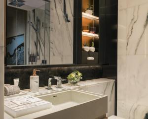 Зображення з фотогалереї помешкання Hyatt Centric Victoria Harbour у Гонконгу