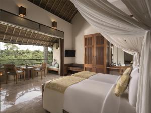 Кровать или кровати в номере Alila Ubud