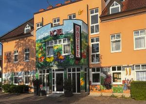 Budova, kde se hotel nachází