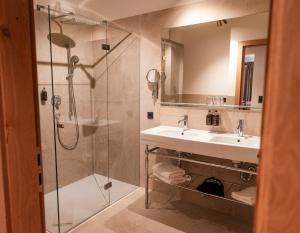 Ein Badezimmer in der Unterkunft H5 Grauer Bär Studios & More