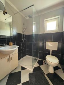 Kúpeľňa v ubytovaní Apartments Neno + 37 fotografií