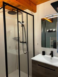 Ένα μπάνιο στο Ty Gaaline - Maison familiale à 100 m de la mer +32 φωτογραφίες