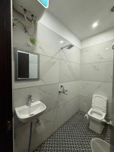 Koupelna v ubytování Hotel Pear + 21 fotografií