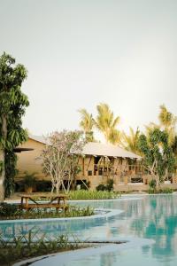 Hồ bơi trong/gần WoCAL Retreat Ke Ga
