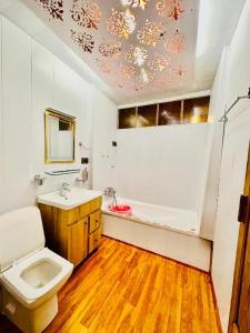Floating Luxury Group Of Houseboats的一间浴室