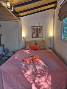 Ένα ή περισσότερα κρεβάτια σε δωμάτιο στο Cozy Studio in Natural Setting