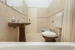 Ένα μπάνιο στο Luz Vista Mar Apartment +19 φωτογραφίες