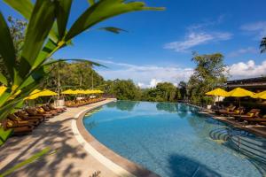 Бассейн в Pakasai Resort - SHA Extra Plus или поблизости