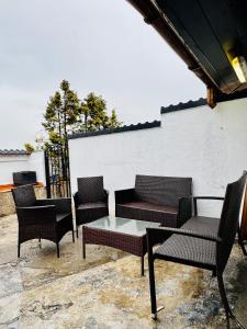 Χώρος καθιστικού στο Amazing 2BR Apt, 16-Mins to Blumengärten