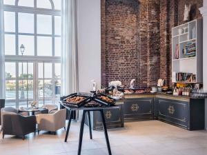 Напитки в Cures Marines Hotel Thalasso & Spa Trouville - MGallery Collection