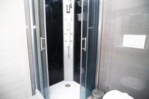 Koupelna v ubytování LED, comfort and style just a few minutes from the Colosseum