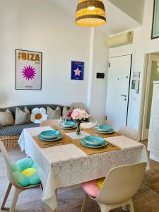 Posezení v ubytování Conero Casa - Marcelli di Numana in Via Litoranea 101 sul mare vista Spiaggia con Parcheggio Esclusivo + 23 fotografií
