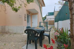 Το κτήριο όπου στεγάζεται  το διαμέρισμα