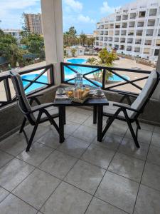Basen w obiekcie estudio Los Cristianos-Tenerife- lub w pobliżu