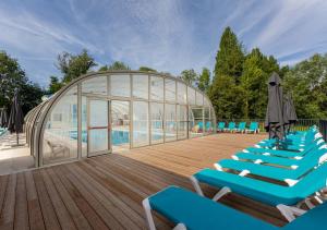 Swimmingpoolen hos eller tæt på Camping Domaine de la Brèche