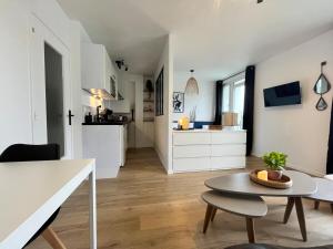 Kuchyň nebo kuchyňský kout v ubytování L'Ancre Douce - Romantique et Cocooning