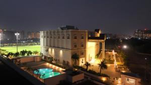 Pride Resort, Rajkot内部或周边的泳池
