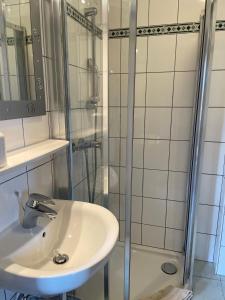 A bathroom at Gasthaus Schöberingerhof