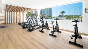 Fitness centrum a/nebo fitness zařízení v ubytování Sunset Waves 18-35 Poniente Beach Resort