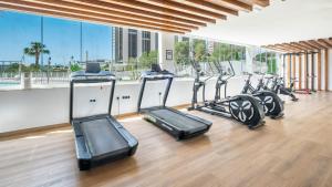 Fitness centrum a/nebo fitness zařízení v ubytování Sunset Waves 18-35 Poniente Beach Resort