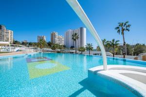 Bazén v ubytování Sunset Waves 18-35 Poniente Beach Resort nebo v jeho okolí