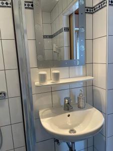 A bathroom at Gasthaus Schöberingerhof