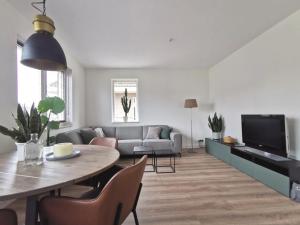 Μια τηλεόραση ή/και κέντρο ψυχαγωγίας στο Cornfield