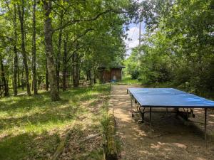 Stolní tenis v ubytování Cabane Yourte nebo okolí + 6 fotografií