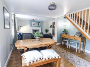 Posezení v ubytování Corner Cottage