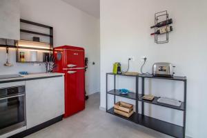 Gallery image of GuestHost - Elegant Beachfront Wi-Fi & Parking in Golfo Aranci +24 photos
