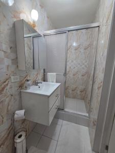 Koupelna v ubytování Emporis Resort