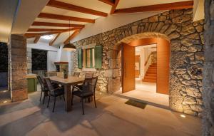 Fotografie z fotogalerie ubytování Villa Lu 2 Krk by Villas Guide v destinaci Malinska