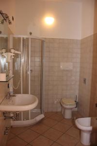A bathroom at Albergo Hotel Giardino