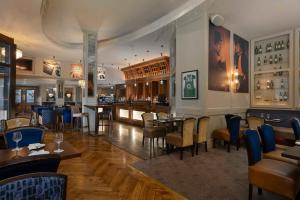 Posezení v ubytování Royal Marine Hotel