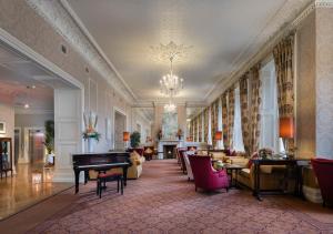 Posezení v ubytování Royal Marine Hotel