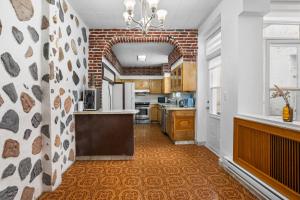 Kuchyň nebo kuchyňský kout v ubytování Magnificent 4BR in Downtown Mont-Royal