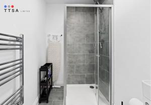 Koupelna v ubytování Bright Studio with En-suite & Kitchenette A4 - Norwood Junction