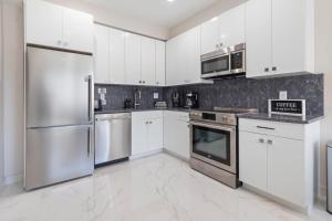 Dapur atau dapur kecil di Ammos Luxury Living- Mykonos Suite