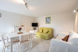 Μια τηλεόραση ή/και κέντρο ψυχαγωγίας στο Appartement T2