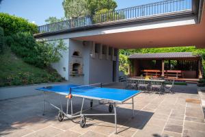 Bordtennis på Holiday Garda Villa Dolcelago Lake Front eller i nærheden