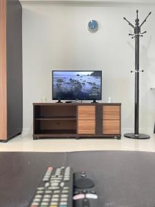 TV a/nebo společenská místnost v ubytování Holiday At KLCC Mercu Summer Suites