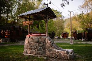 Zahrada ubytování Owl Glamping House DIlijan + 4 fotografie