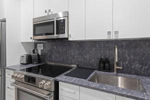 Dapur atau dapur kecil di Ammos Luxury Living- Corfu Suite