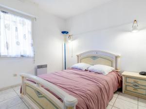 Posteľ alebo postele v izbe v ubytovaní Spacieux 44m² climatisé avec terrasse, 2 pièces, cabine, Wifi, proche plage - FR-1-472A-266 + 10 fotografií