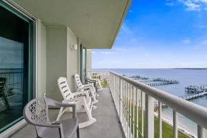 Rõdu või terrass majutusasutuses Tristan Towers Unit 4D